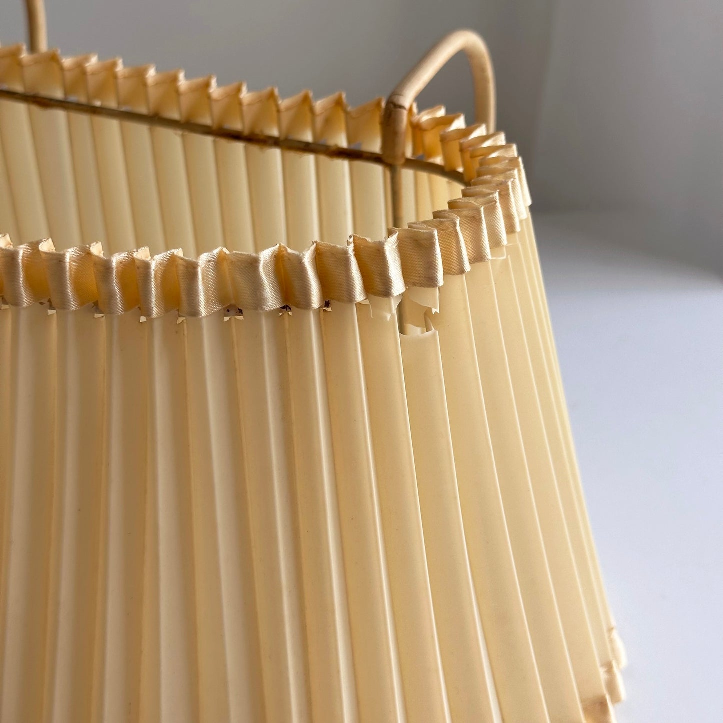 Vintage Cream Pleated Headboard Lamp