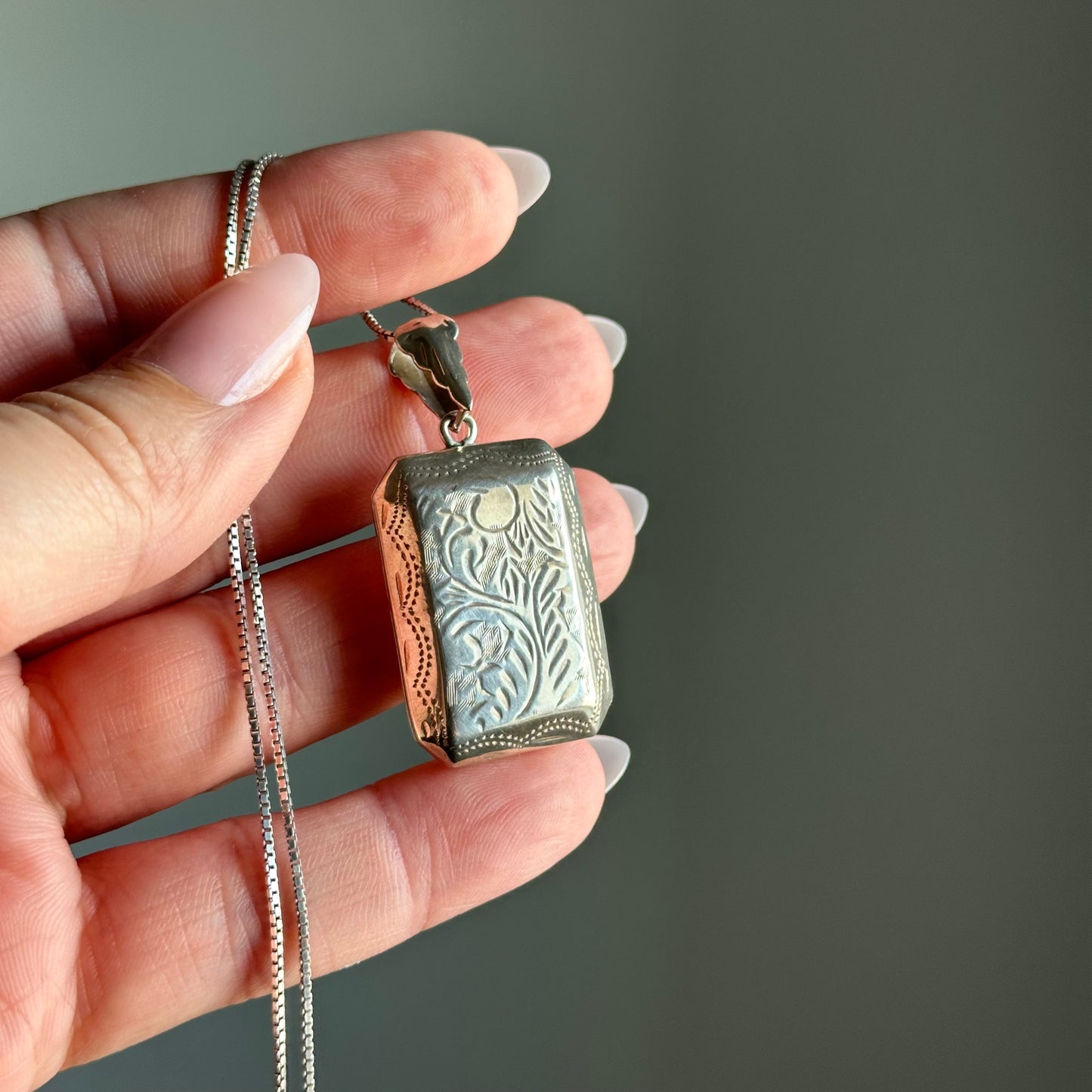 Vintage Sterling Silver Faceted Locket