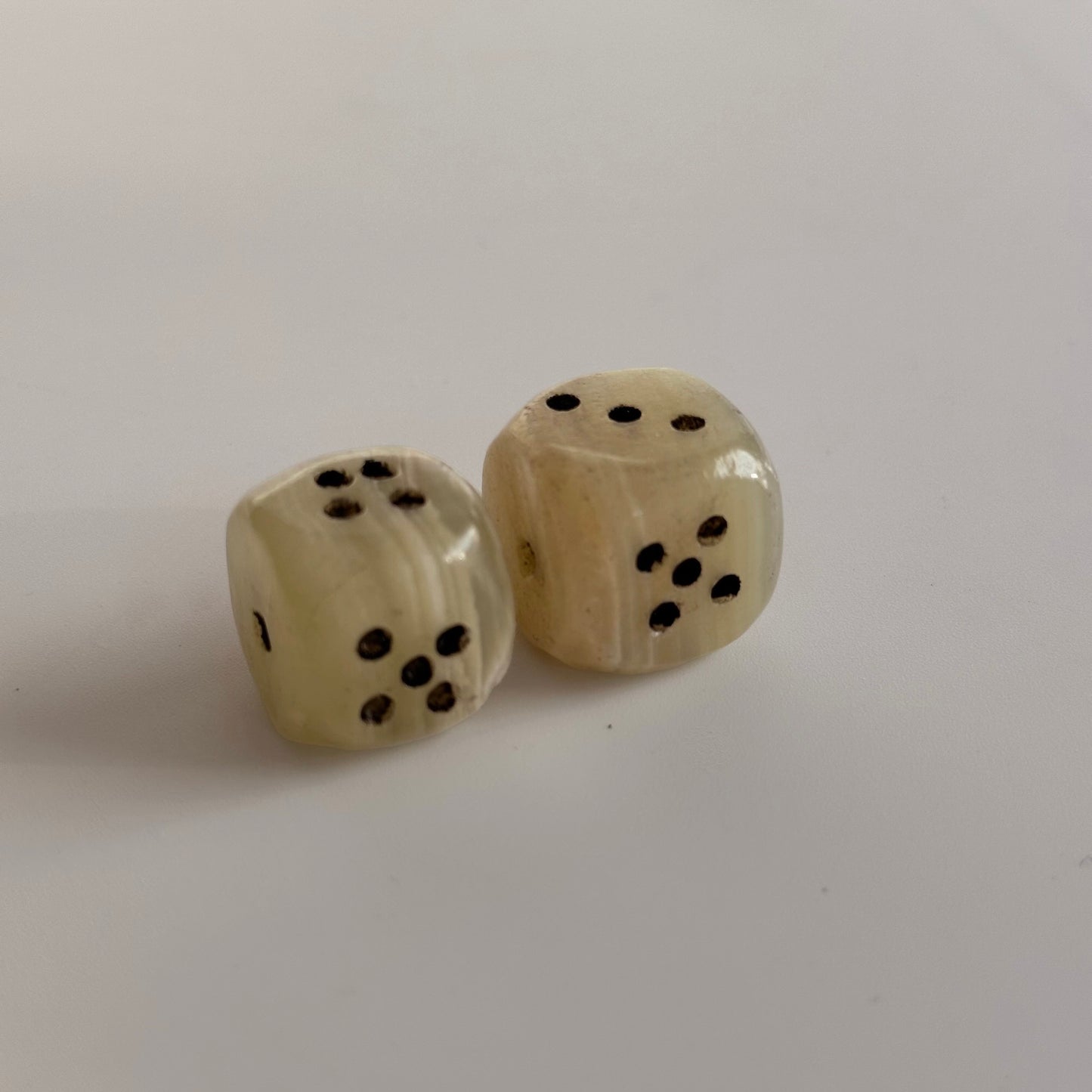 Vintage Onyx Dice
