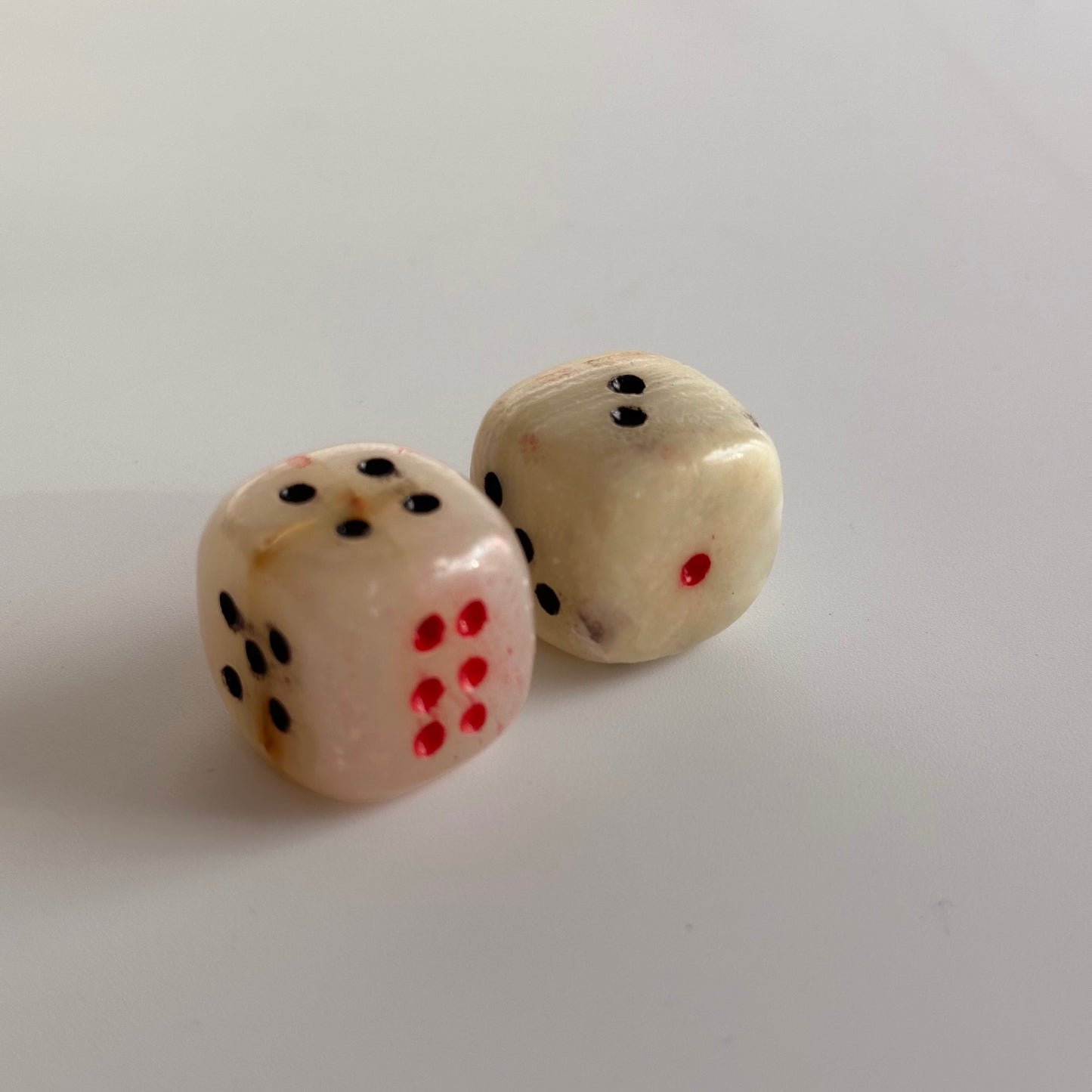 Vintage Onyx Dice